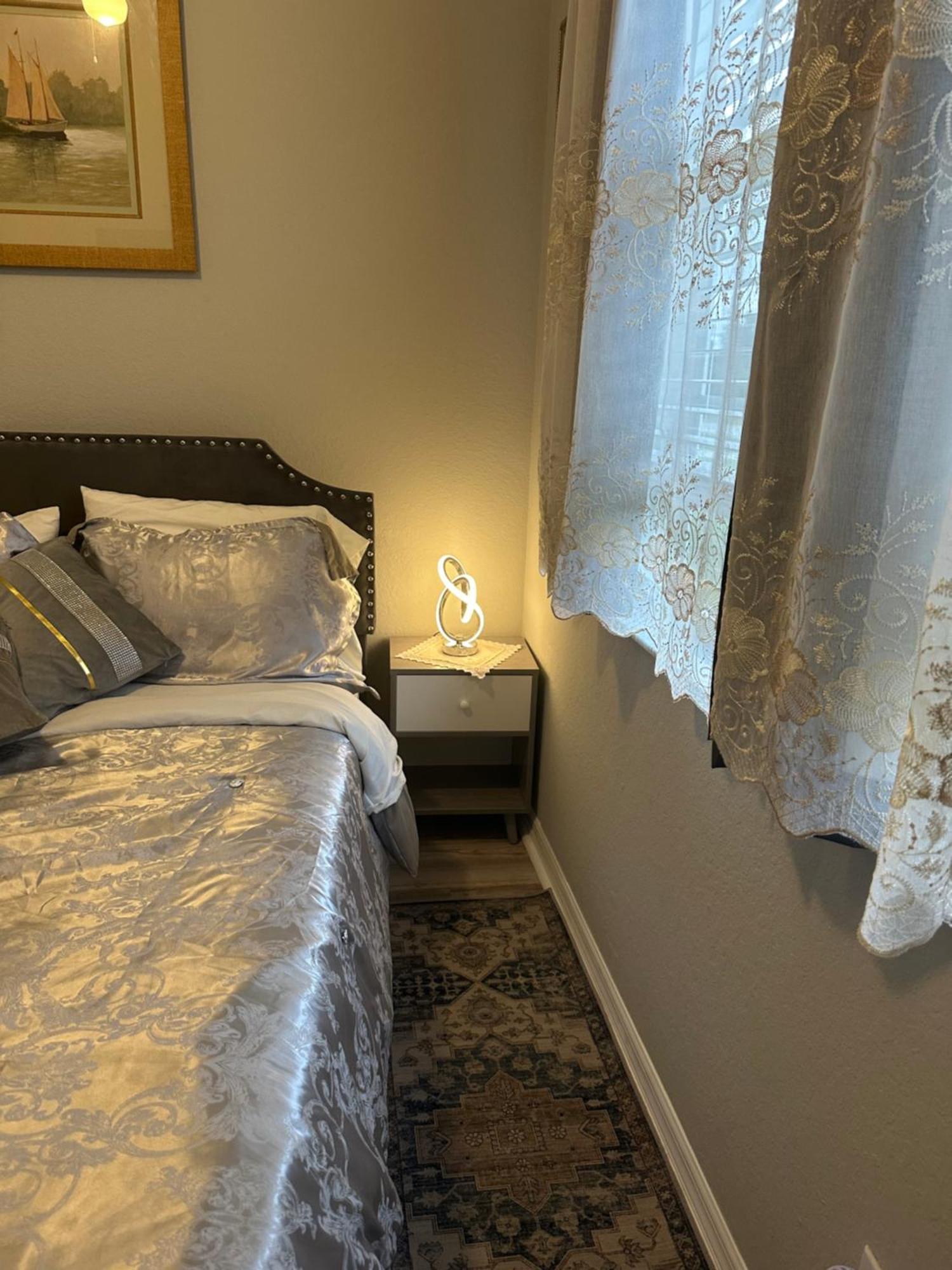 Quiet Room In A Family Home Lehigh Acres Exteriör bild